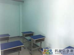 學生桌椅低價出售，量大從優(yōu)