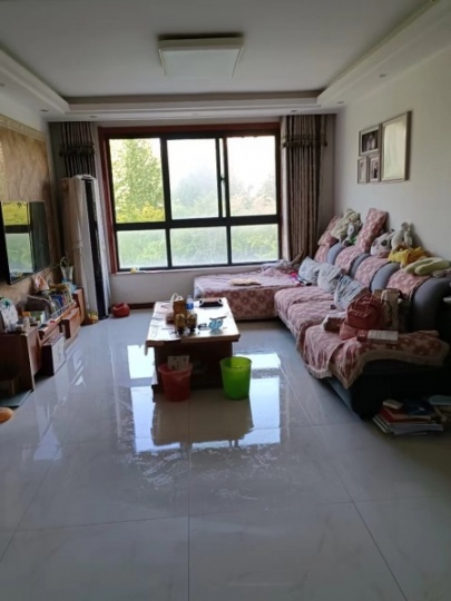 急售風(fēng)水好房子，簡(jiǎn)裝，送品牌家具家電，可拎包入住